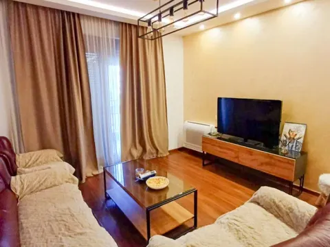 Izdavanje, dvosoban stan, 70m², Master Kvart, Podgorica - image 1