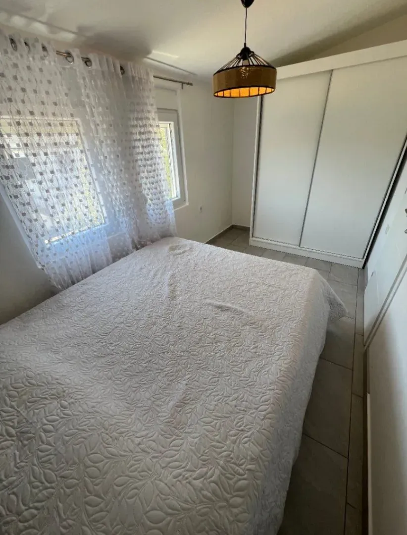 Izdavanje, stan, 44m², Dobre Vode, Bar