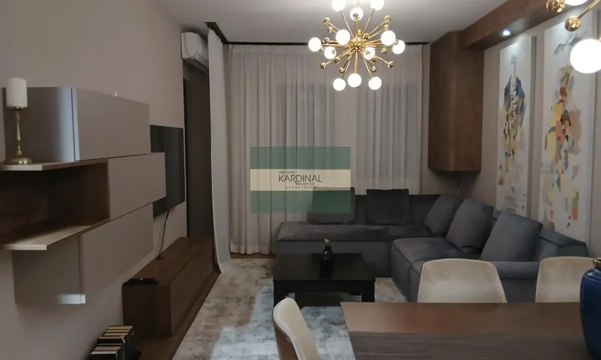 Prodaja, trosoban stan, 75m², Erdoglija, Kragujevac