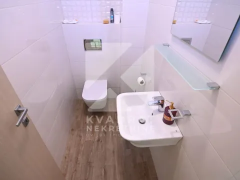 Izdavanje, poslovni prostor, 75m², City Kvart, Podgorica - image 10