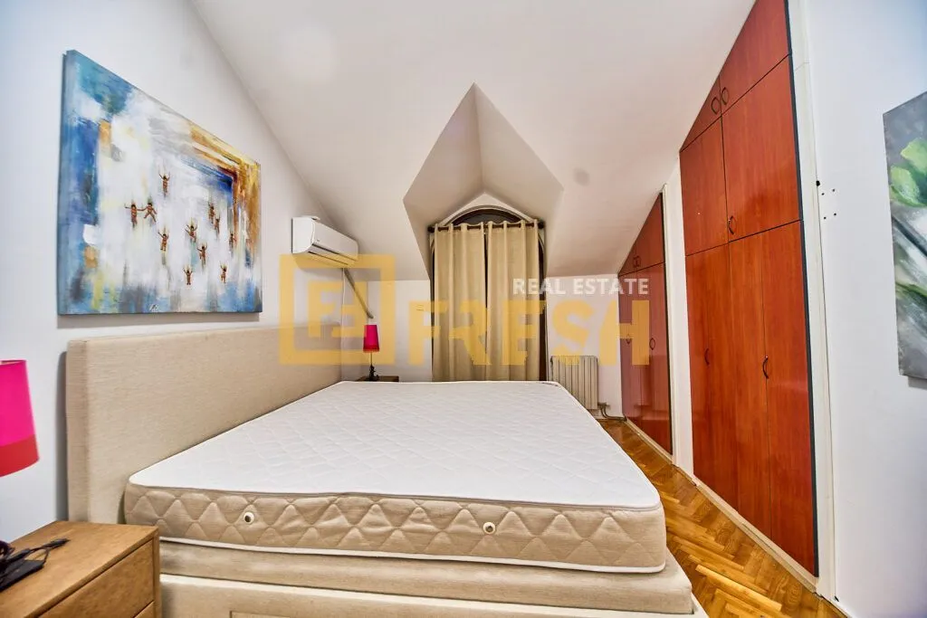 Izdavanje, kuća, 280m², Gorica C, Podgorica
