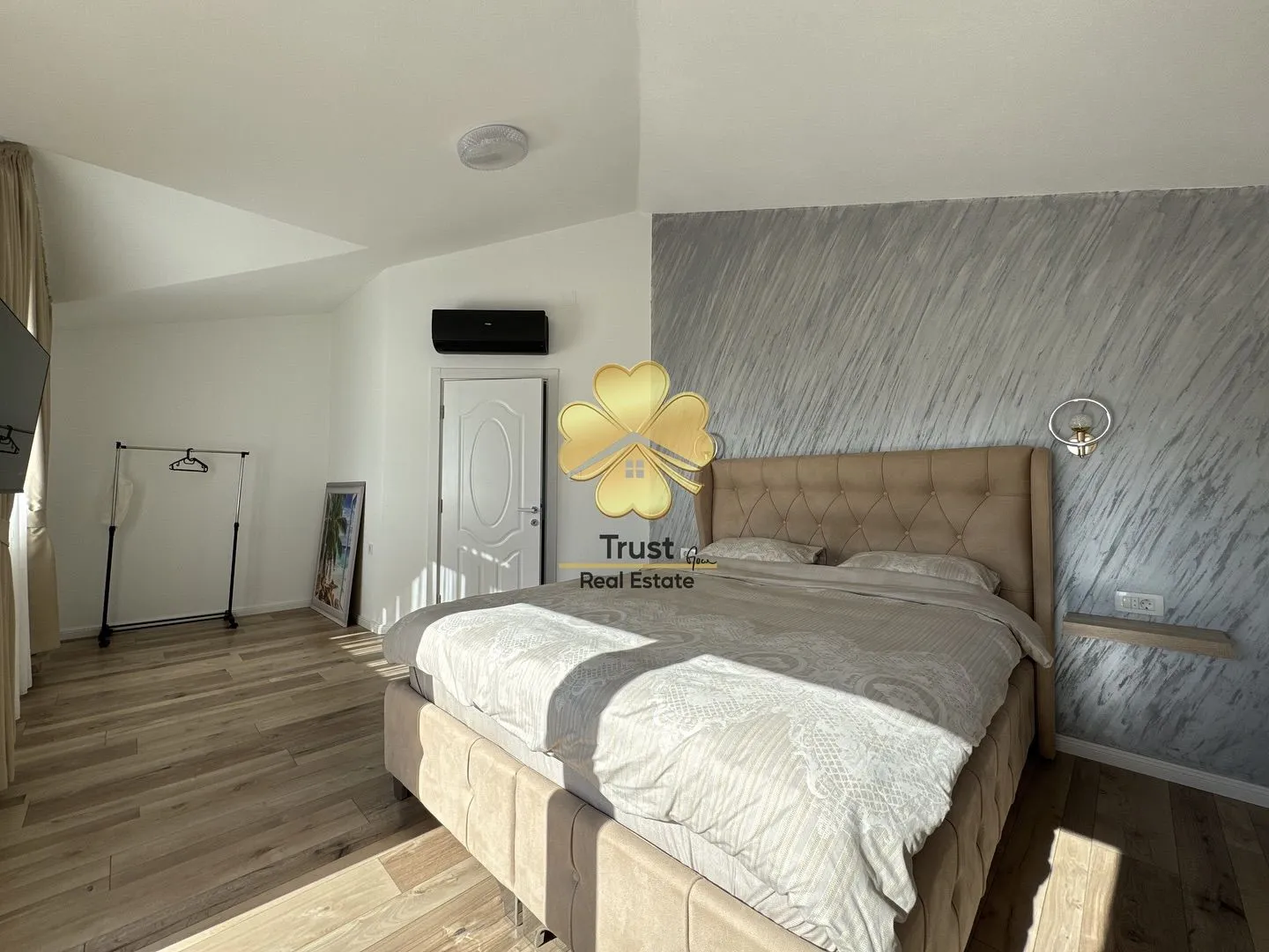 Izdavanje, kuća, 230m², Dajbabe, Podgorica