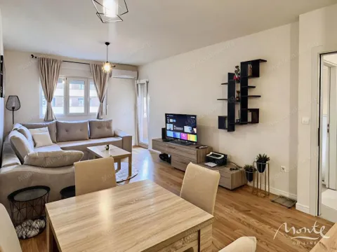 Prodaja, jednosoban stan, 53m², Central Point, Podgorica - image 3