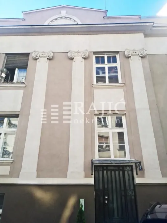Rent, four bedroom apartment, 140m², Stari Grad, Beograd