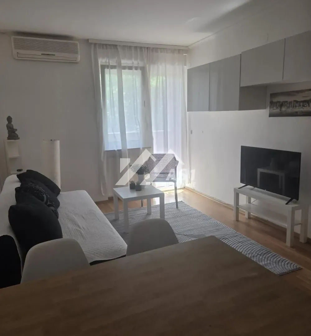Izdavanje, jednosoban stan, 38m², Novi Sad Sve Podlokacije, Novi Sad