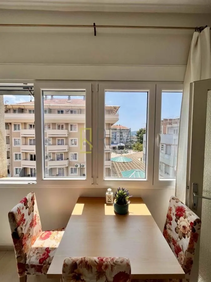 Prodaja, jednosoban stan, 40m², Centar, Tivat