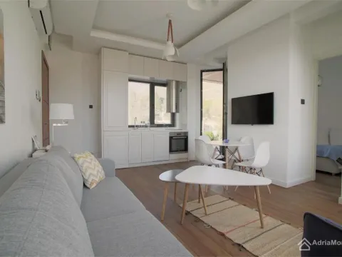 Prodaja, jednosoban stan, 40m², Centar, Tivat - image 3