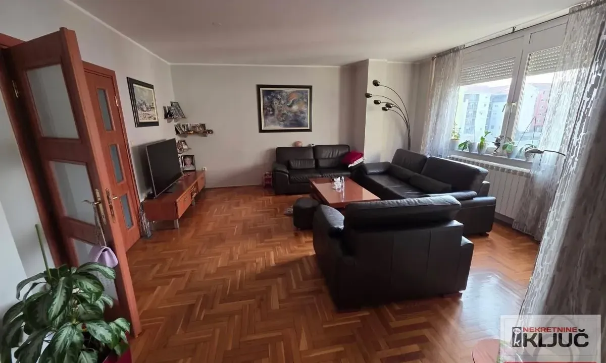 Prodaja, četvorosoban stan, 107m², Nova Detelinara, Novi Sad Sve Podlokacije