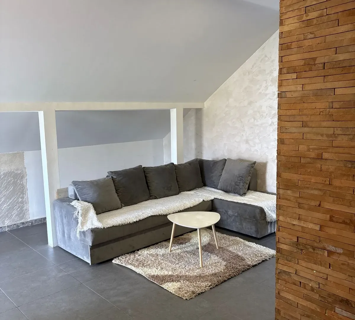 Rent, one bedroom apartment, 70m², Stari Aerodrom, Podgorica