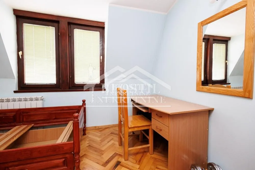 Prodaja, četvorosoban stan, 84m², Gundulićev Venac, Beograd