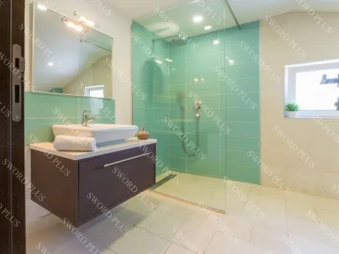 Sale, house, 240m², Centar, Kotor - image 11