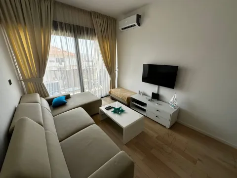 Izdavanje, garsonjera, 35m², Soho City, Bar - image 8