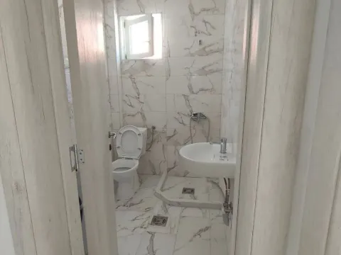 Rent, one bedroom apartment, 38m², Tivat, Crna Gora - image 5