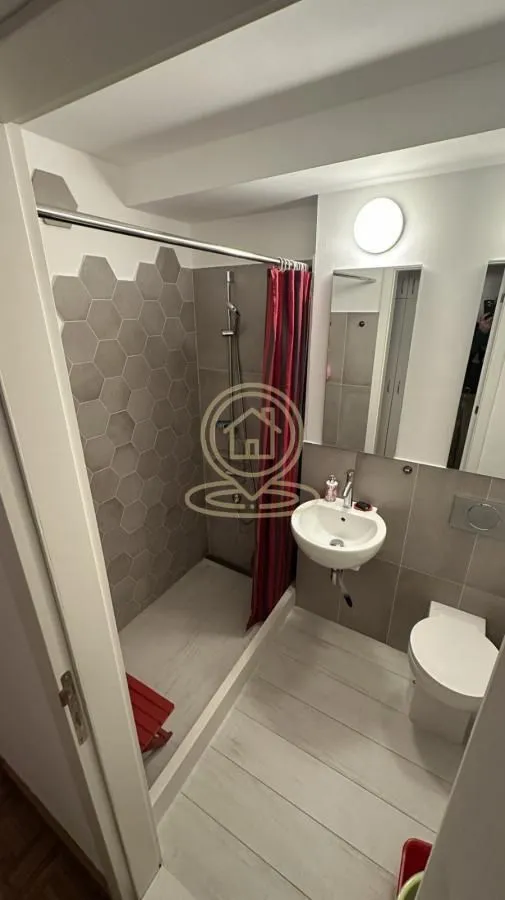 Izdavanje, četvorosoban stan, 100m², Savski Venac, Beograd