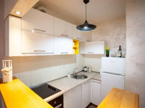 Izdavanje, dvosoban stan, 55m2, Ljubović, Podgorica Izdavanje, dvosoban stan, 55m2, Ljubović, Podgorica