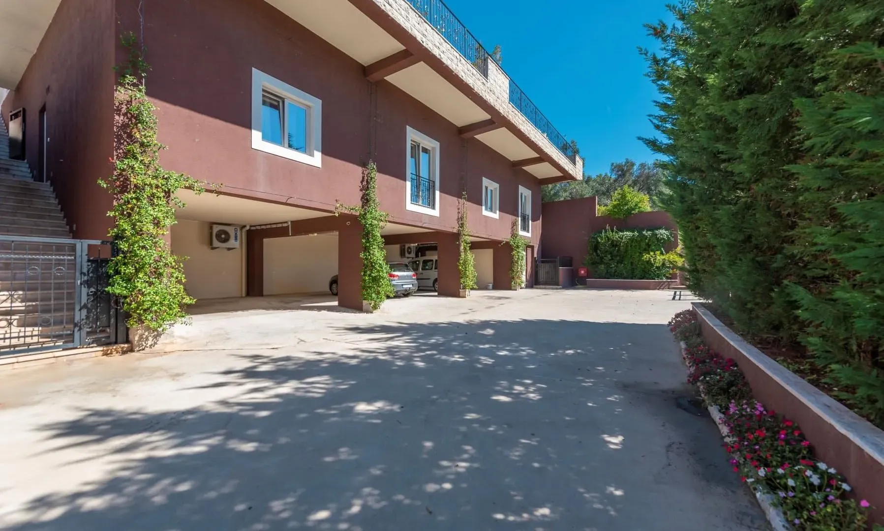 Sale, house, 150m², Reževići, Budva