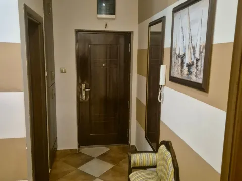 Izdavanje, dvosoban stan, 84m², Krivi Most, Podgorica - image 17