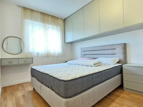 Rent, one bedroom apartment, 40m², Pobrežje, Podgorica - image 9