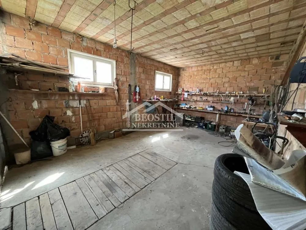Prodaja, kuća, 987m², Jugovo, Smederevo