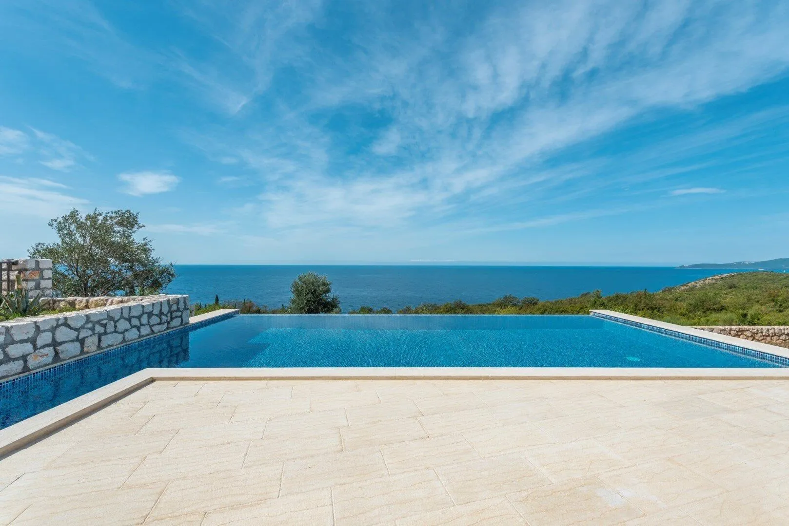 Sale, house, 256m², Drobni pijesak, Budva