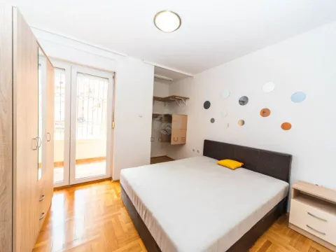 Rent, one bedroom apartment, 45m², Stari Aerodrom, Podgorica - image 5