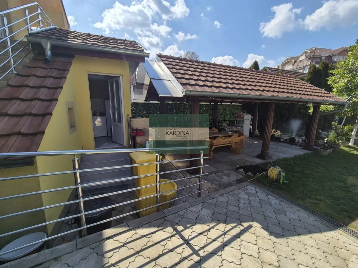 Sale, house, 181m², Kajsijar, Jagodina