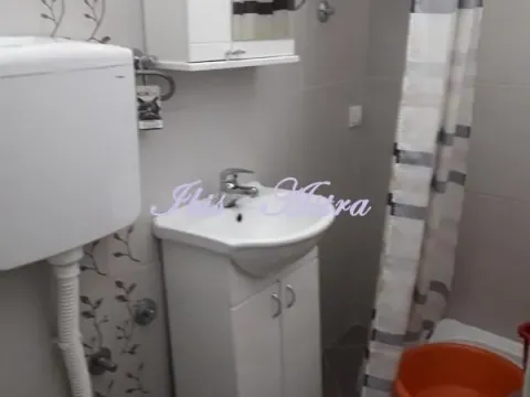 Izdavanje, trosoban stan, 70m², Stari Grad, Beograd - image 15