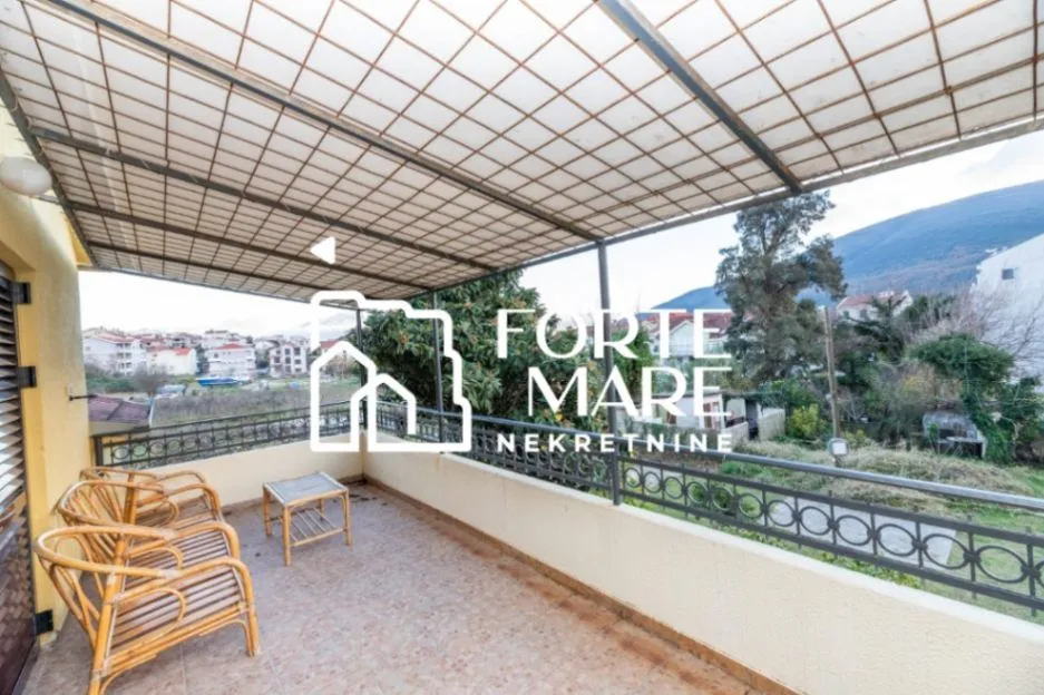 Prodaja, kuća, 241m², Đenovići, Herceg Novi