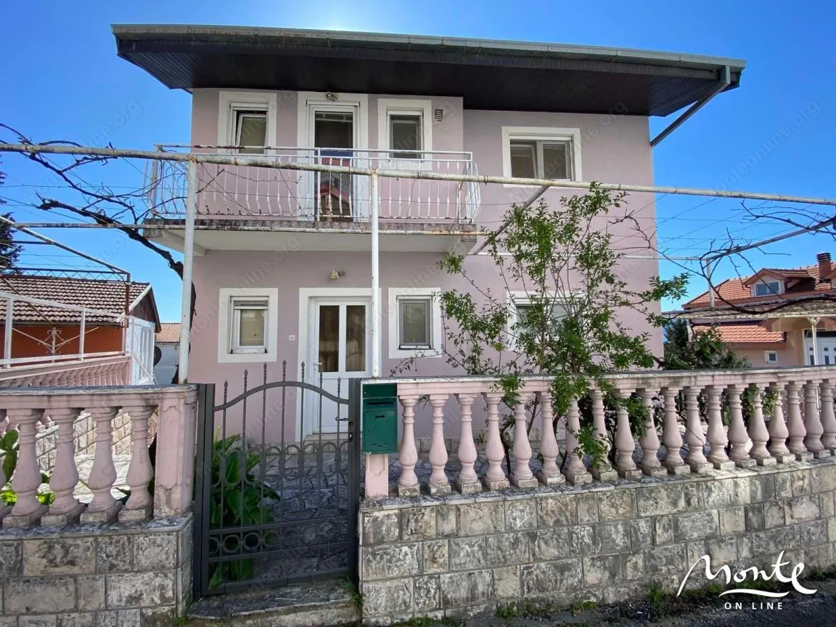 Prodaja, kuća, 180m², Tivat, Crna Gora