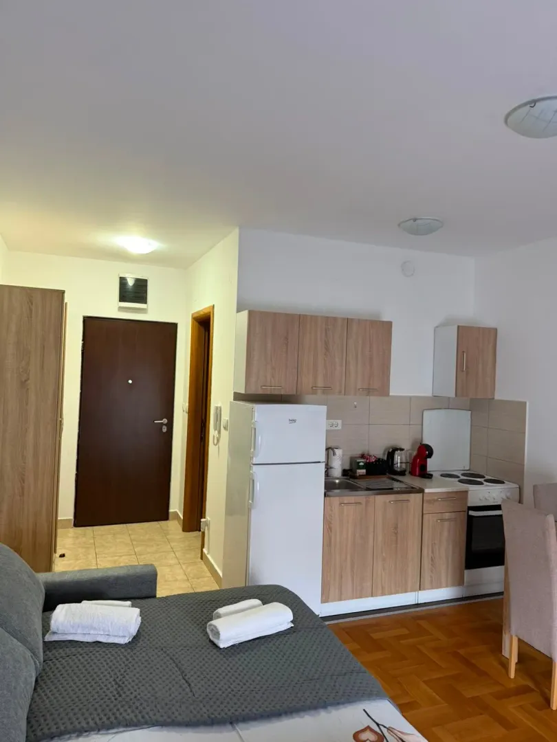 Stan-na-dan, garsonjera, 30m², Stari Aerodrom, Podgorica