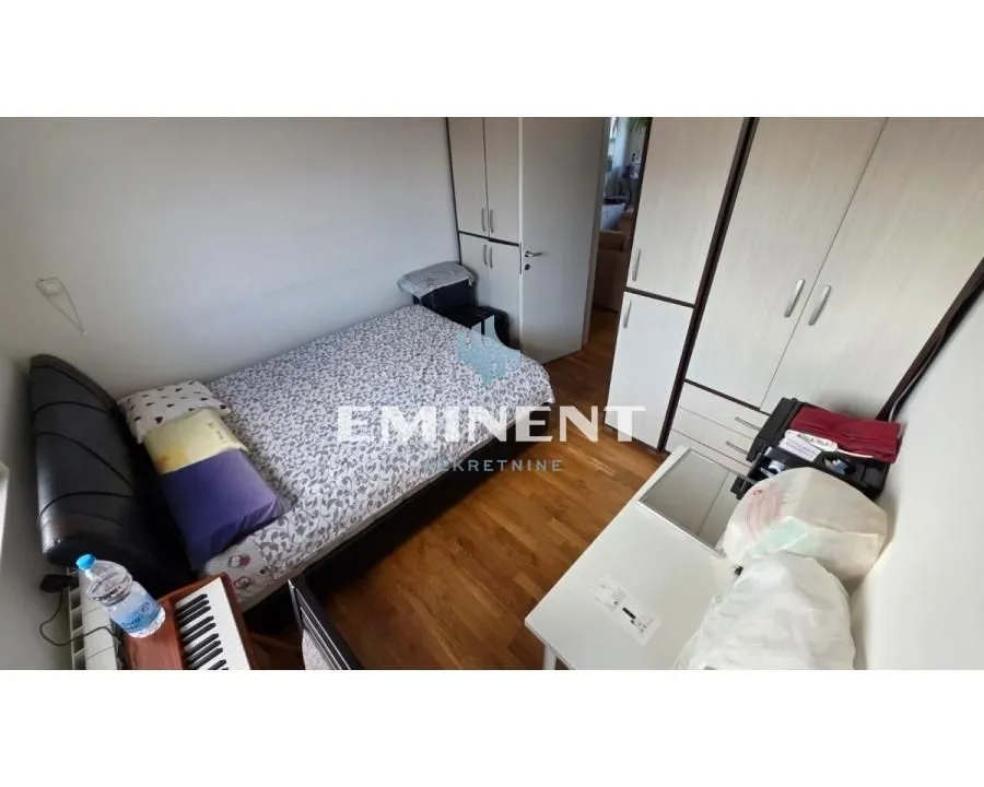 Prodaja, trosoban stan, 90m², Cvetkova Pijaca, Zvezdara Sve Podlokacije