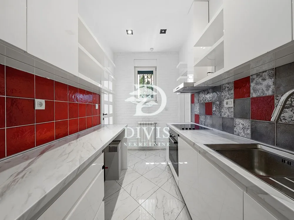 Sale, house, 500m², Zvezdin Stadion, Beograd