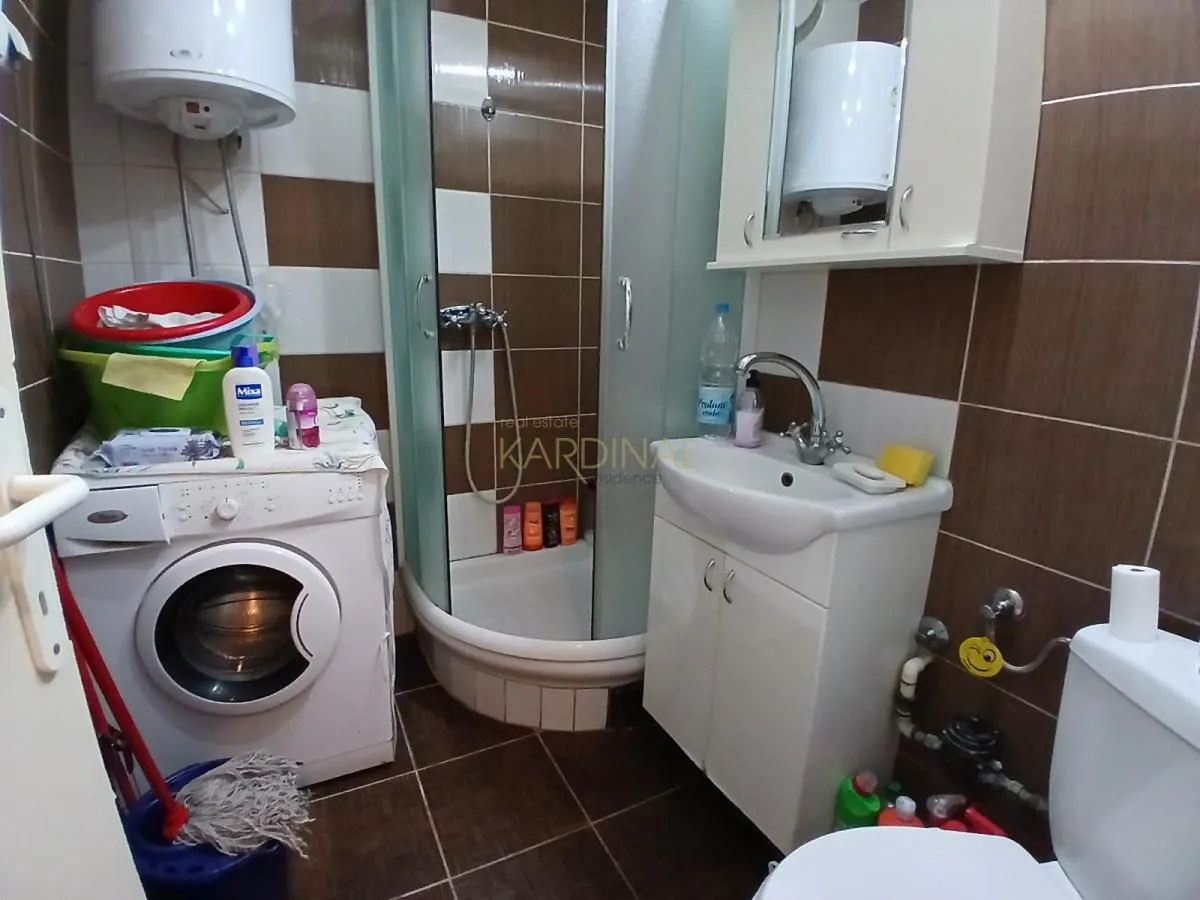 Prodaja, dvosoban stan, 68m², Pivara, Jagodina
