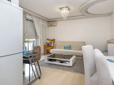 Prodaja, jednosoban stan, 40m², Podgorica, Crna Gora - image 1