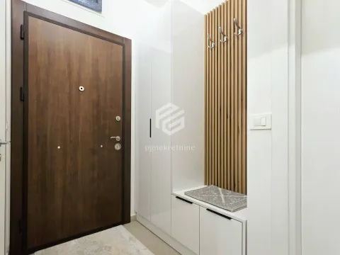 Izdavanje, dvosoban stan, 88m², Centar, Podgorica - image 16