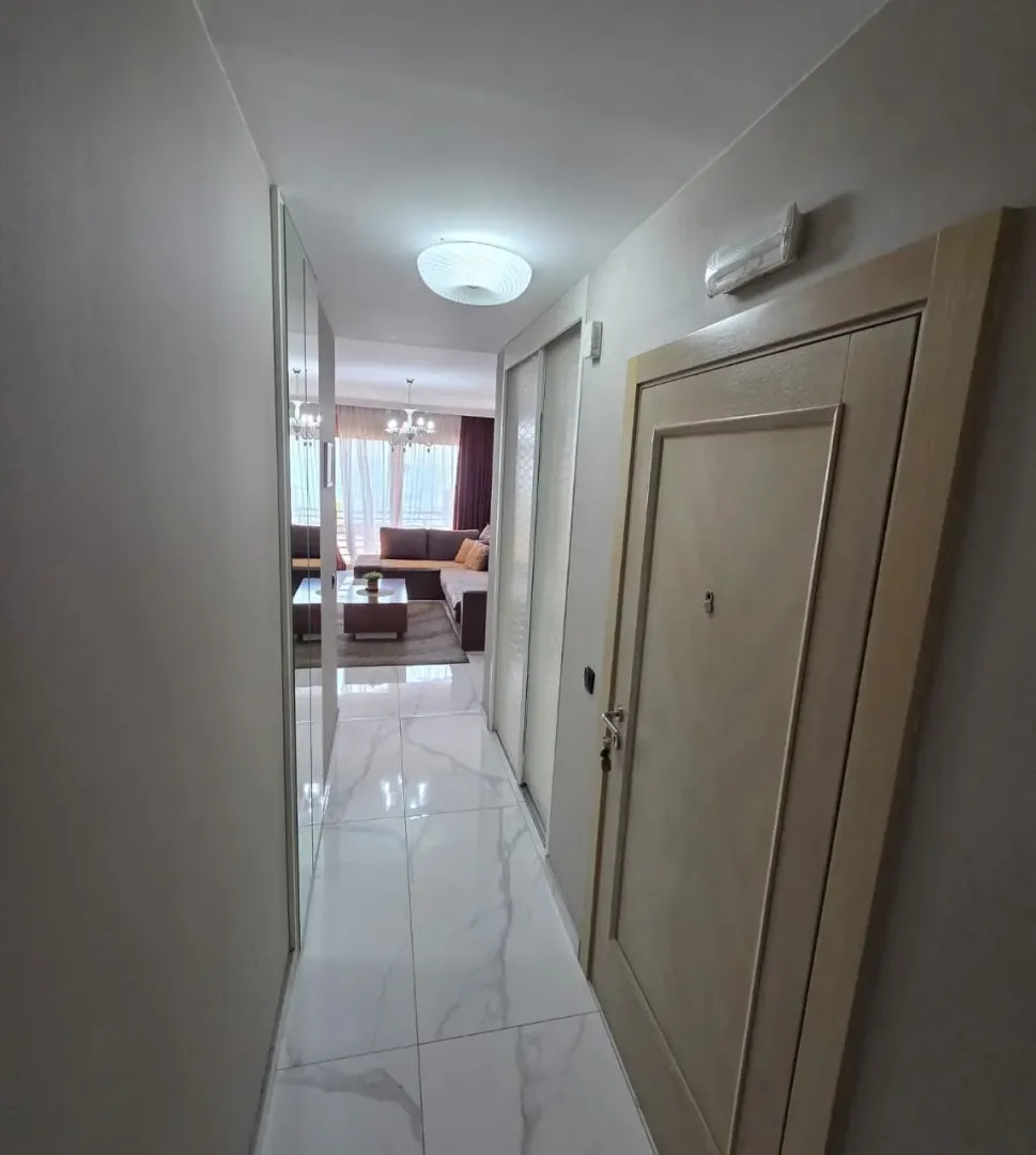 Izdavanje, dvosoban stan, 69m², Opatovo, Tivat