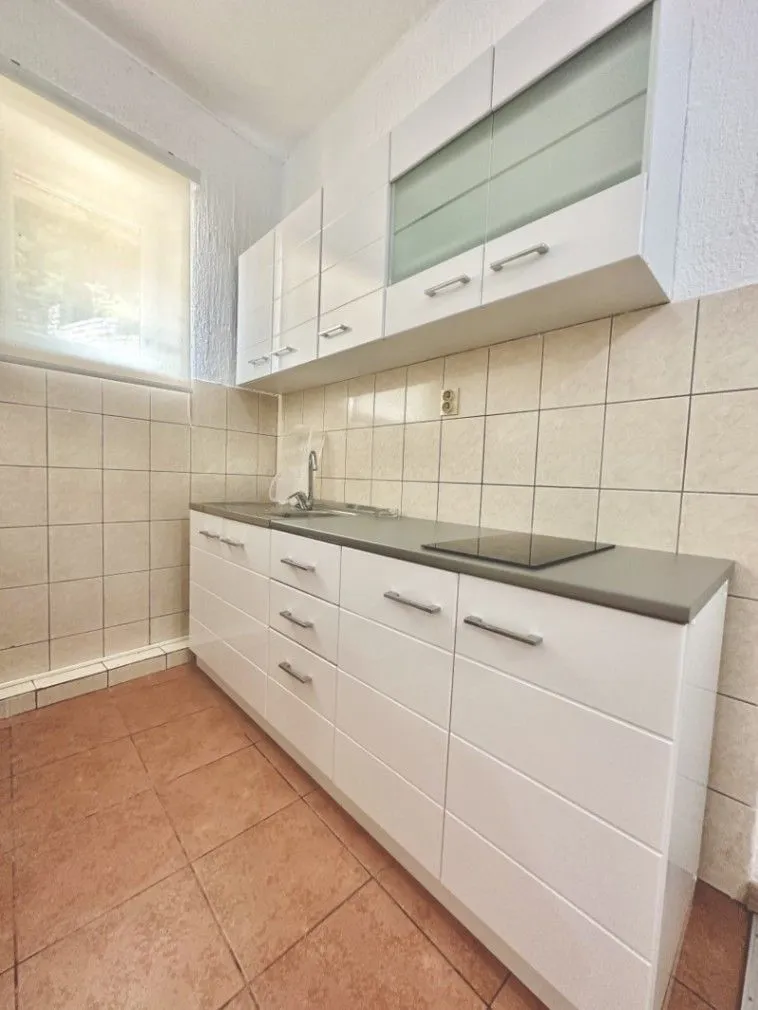 Rent, one bedroom apartment, 50m², Buljarica, Budva