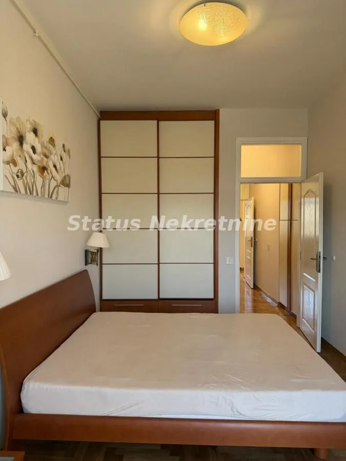 Izdavanje, trosoban stan, 64m², Stari grad, Novi Sad