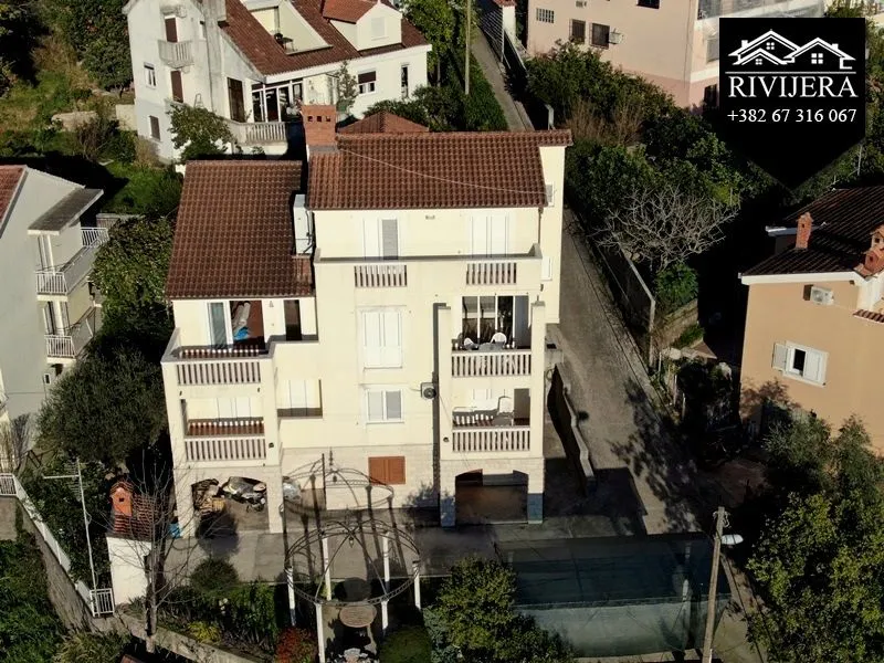 Prodaja, kuća, 399m², Topla, Herceg Novi