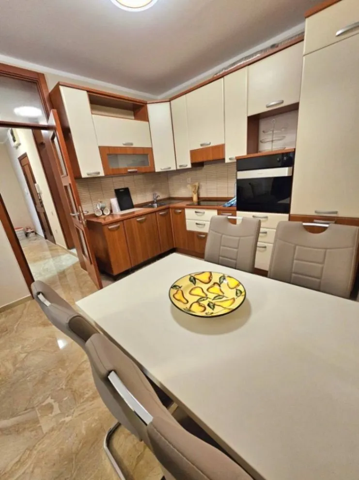 Izdavanje, dvosoban stan, 55m², Preko Morače, Podgorica
