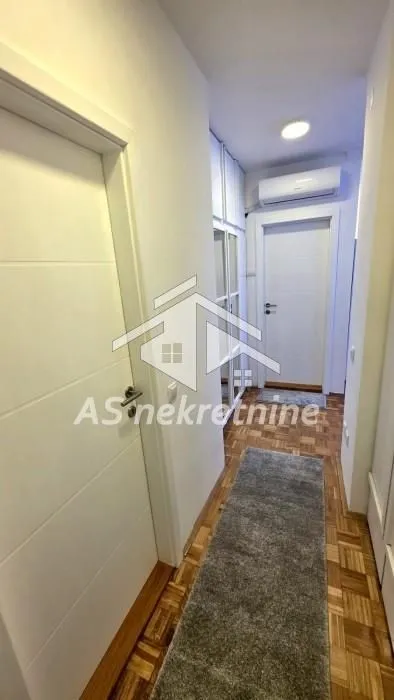 Izdavanje, dvosoban stan, 46m², Slavija, Vračar Sve Podlokacije