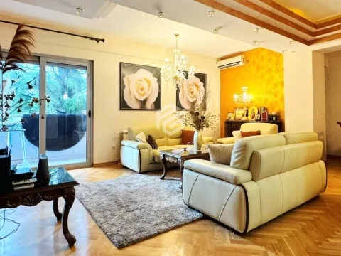 Rent, three bedroom apartment, 115m², Velji Vinogradi, Budva - image 1