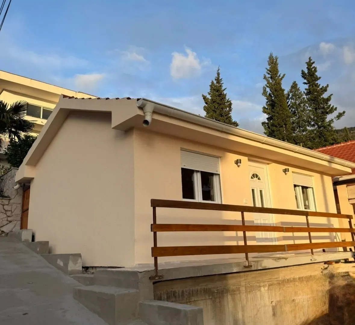 Izdavanje, garsonjera, 30m², Gradiošnica, Tivat