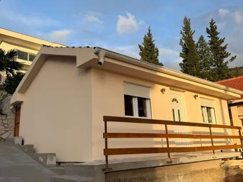 Rent, studio apartment, 30m², Gradiošnica, Tivat - image 7