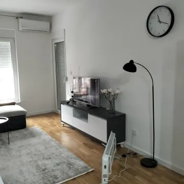 Izdavanje, jednosoban stan, 50m², Zabjelo, Podgorica - image 8
