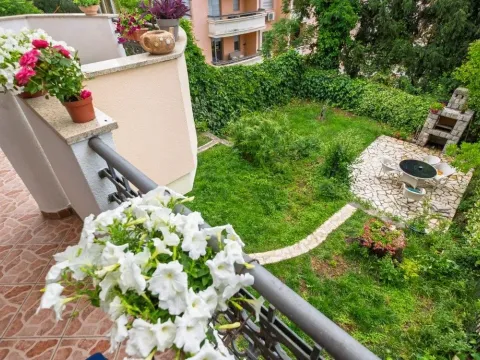 Rent, house, 280m², Podgorica, Crna Gora - image 33