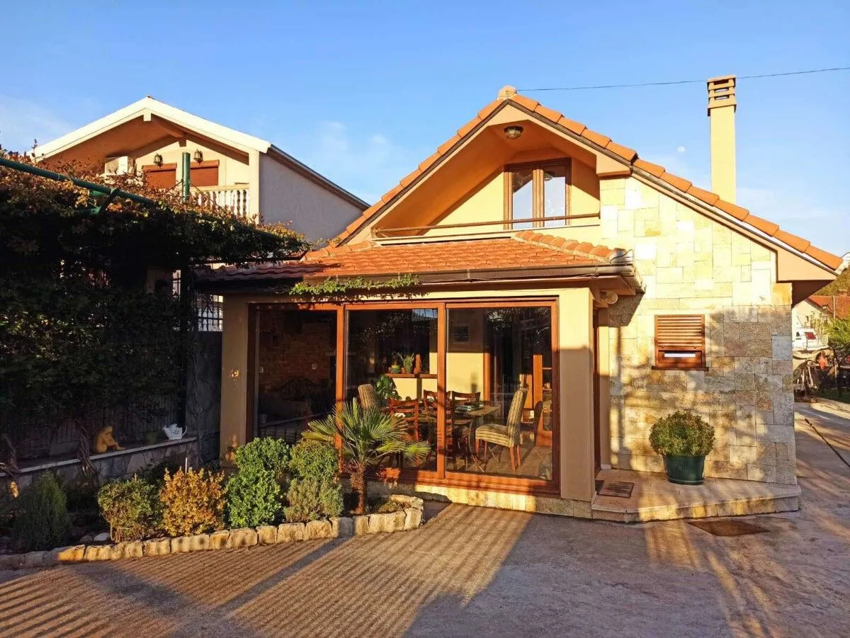 Rent, house, 92m², Mareza, Podgorica