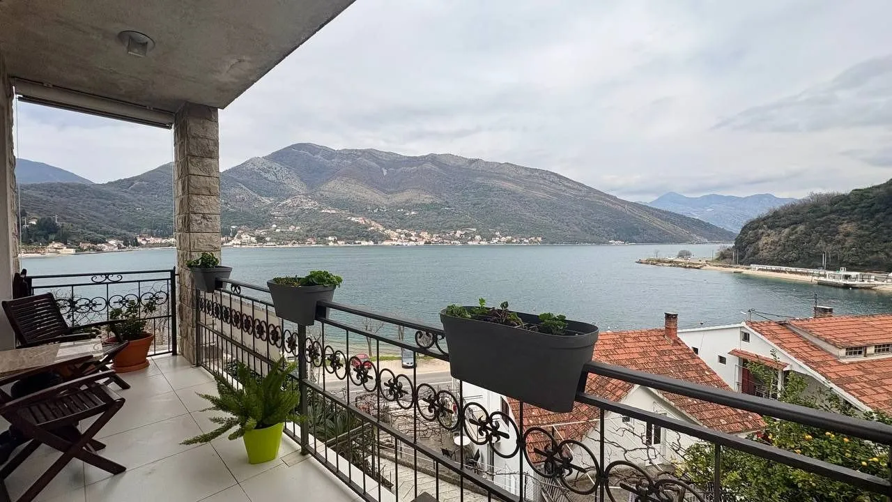 Prodaja, trosoban stan, 180m², Lepetani, Tivat