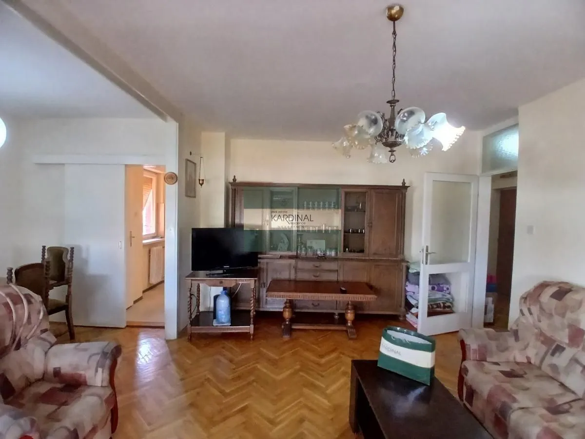 Prodaja, trosoban stan, 75m², Strelište, Jagodina