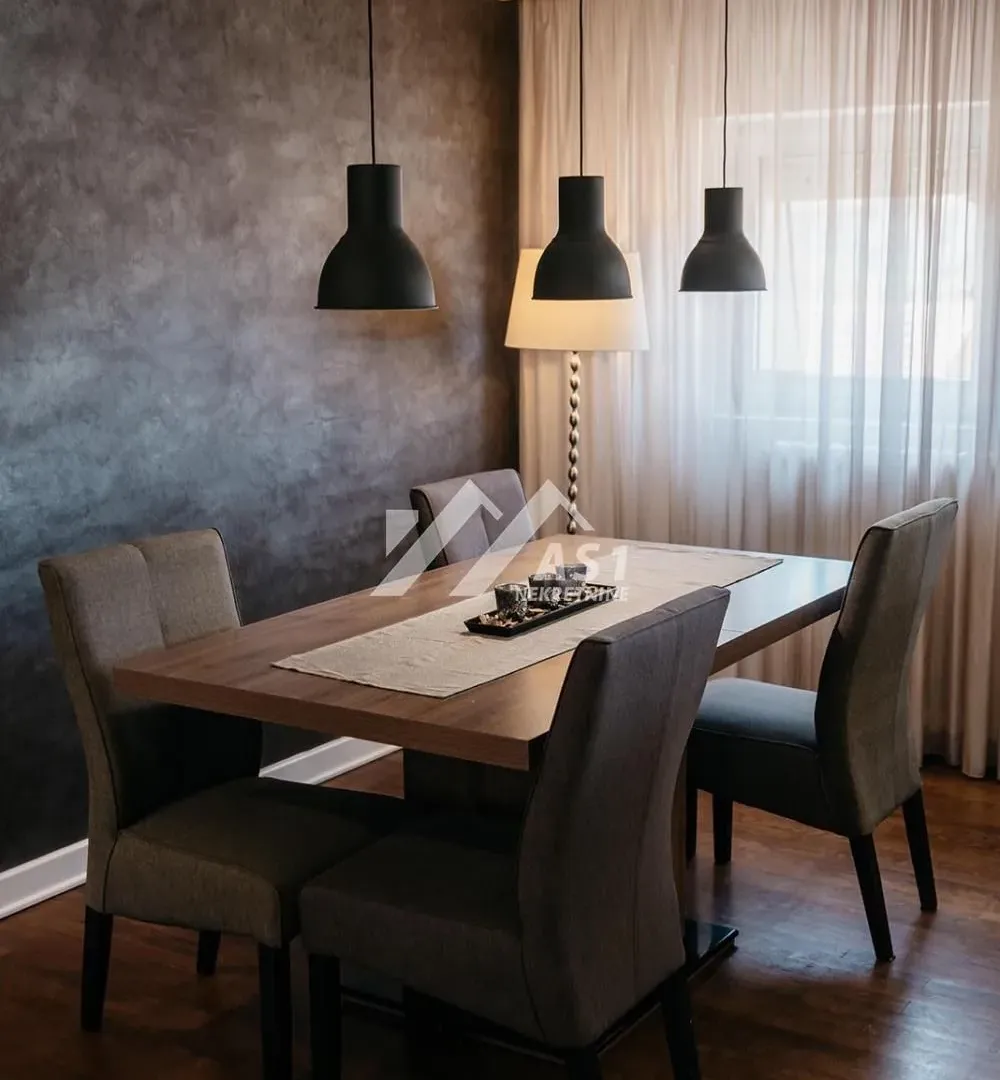 Izdavanje, četvorosoban stan, 120m², Lipov gaj, Novi Sad Sve Podlokacije